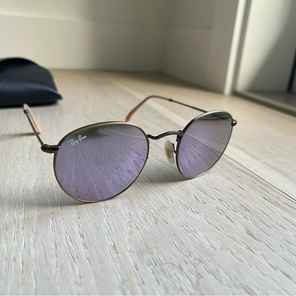 Ray-Ban Round Metal Sunglasses - Picture 6 of 6